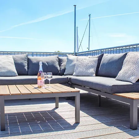 Dazur Botel 4*